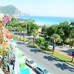 Hotel Kleopatra Yildiz 2*